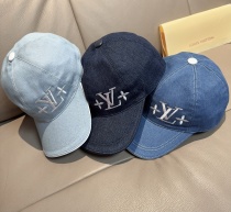 Louis Vuitton Classic Embroidered Logo Baseball Hat Couple Casual Duck Tongue Hat Louis Vuitton Classic Embroidered Logo Baseball Hat Couple Casual Duck Tongue Hat