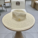 Louis Vuitton New Large Bbrimmed Hollow Grass Hat Sunscreen Beach Sunscreen Top Hat