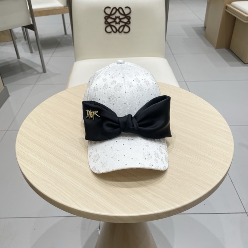 Dior New Bow Duck Tongue Hat Women's Fashion Water Diamond Baseball Hat