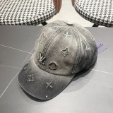 Louis Vuitton Fashion Embroidered Logo Baseball Hat Couple Versatile Duck Tongue Hat