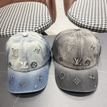 Louis Vuitton Fashion Embroidered Logo Baseball Hat Couple Versatile Duck Tongue Hat Louis Vuitton Fashion Embroidered Logo Baseball Hat Couple Versatile Duck Tongue Hat