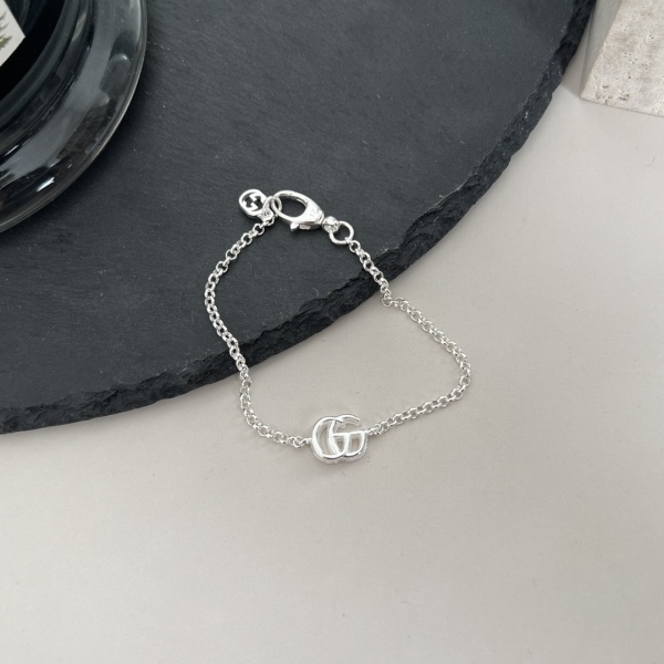Gucci Classic Marmont Series Double G Bracelet