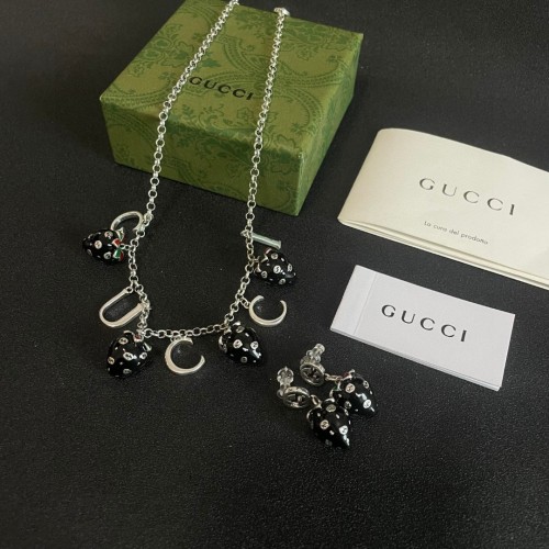 Gucci New Fashion 3D Strawberry Logo Necklace