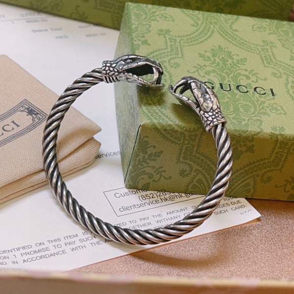 Gucci New Fashion Retro Double Snakehead Silver Bracelet