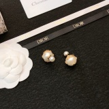 Dior New Fashion Versatile CD Pearl Earrings