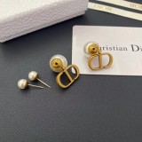 Dior New Fashion Versatile CD Pearl Earrings