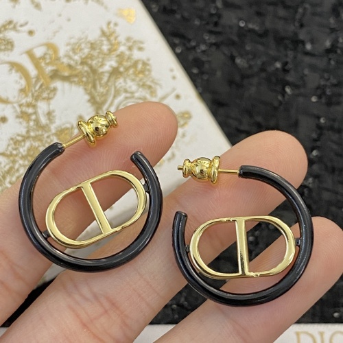 Dior New Classic Fashion Color Contrasting CD Earrings