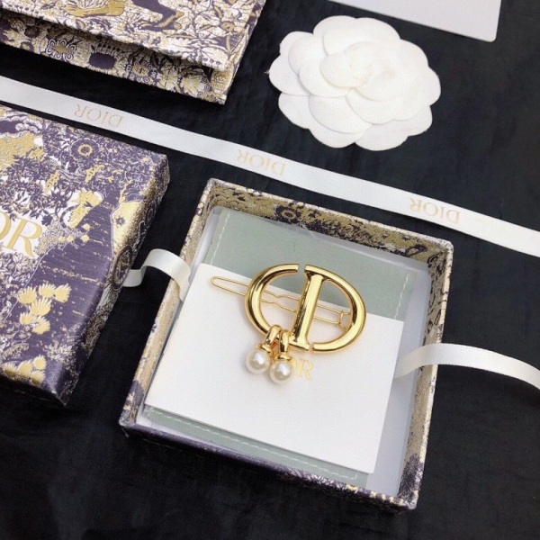 Dior New Fashion Pearl CD Hair Clip