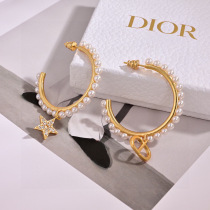 Dior New Classic Fashion Irregular Pearl Earrings