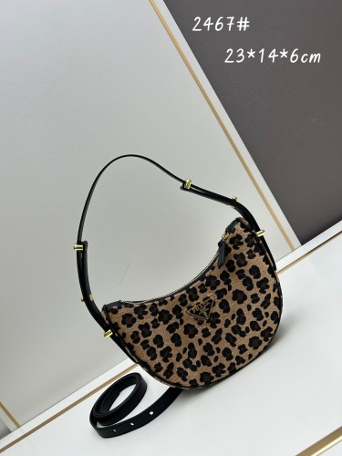 Prada New Fashion Leopard print Underarm Bag Crossbody Bag Size: 23x14x6 CM