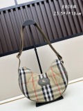 Burberry New Classic Versatile Plaid Shoulder Bag Crossbody Bag Size: 23.5 x7x18 CM