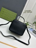 Gucci Classic GG Handbag Crossbody Bag Size: 17x15x9 CM