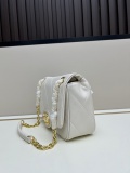 Burberry New Classic Horse Leather Chain Shoulder Bag Crossbody Bag Size: 20.5 x 7.5x 16 CM