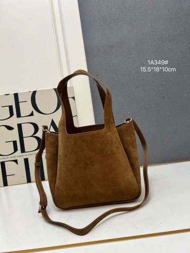 Prada New Fashion Leather Tote Bag Underarm Bag Size: 15.5 x 18 x 10 CM