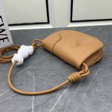 Loewe Fashion Spiral Knot Leather Handbag Underarm Bag Size: 25 x 17 x 8 CM