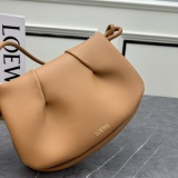 Loewe Fashion Spiral Knot Leather Handbag Underarm Bag Size: 25 x 17 x 8 CM