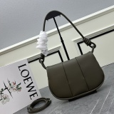 Loewe Fashion Spiral Knot Leather Handbag Underarm Bag Size: 25 x 17 x 8 CM