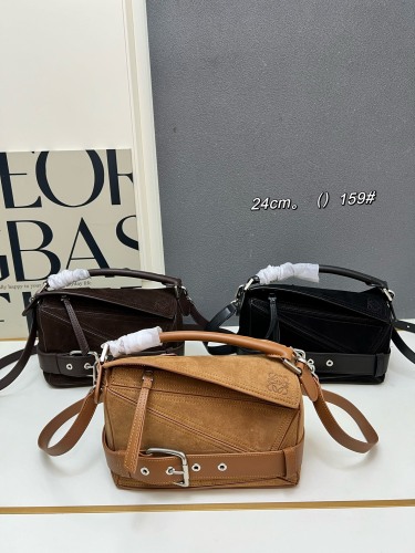 Loewe New Fashion Matte Leather Handbag Crossbody Bag Size: 24x16.5x10.5 CM