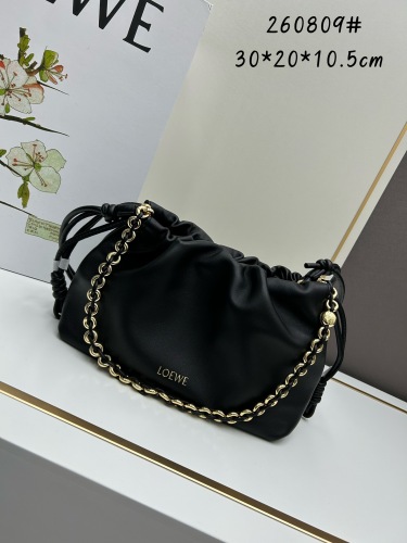 Loewe Fashion Wrinkle Knot Sheepskin Chain Shoulder Bag Crossbody Bag Size: 30 x 10.5 x 20 CM