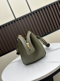 Loewe New Fashion Leather Handbag Size: 23.5 x 10 x 19 CM