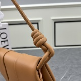 Loewe Fashion Spiral Knot Leather Handbag Underarm Bag Size: 25 x 17 x 8 CM