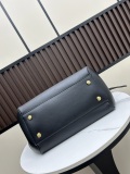 Loewe New Fashion Leather Handbag Size: 28.5 x 11 x 23 CM