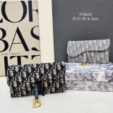 Dior New Classic Logo Printed Flip Chain Crossbody Bag Size: 19 x 9 x 3 CM
