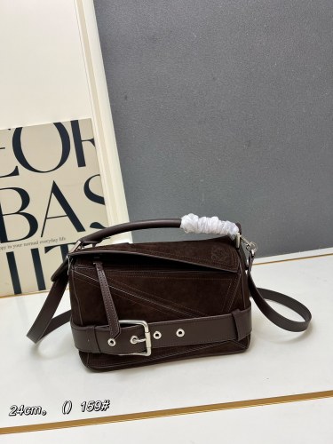Loewe New Fashion Matte Leather Handbag Crossbody Bag Size: 24x16.5x10.5 CM