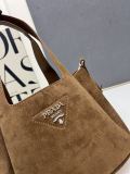 Prada New Fashion Leather Tote Bag Underarm Bag Size: 15.5 x 18 x 10 CM