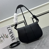 Loewe Fashion Spiral Knot Leather Handbag Underarm Bag Size: 25 x 17 x 8 CM