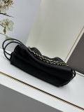 Loewe Fashion Wrinkle Knot Sheepskin Chain Shoulder Bag Crossbody Bag Size: 30 x 10.5 x 20 CM