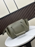 Loewe New Fashion Leather Handbag Size: 23.5 x 10 x 19 CM