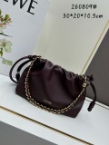 Loewe Fashion Wrinkle Knot Sheepskin Chain Shoulder Bag Crossbody Bag Size: 30 x 10.5 x 20 CM