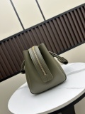 Loewe New Fashion Leather Handbag Size: 28.5 x 11 x 23 CM