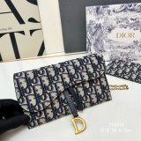 Dior New Classic Logo Printed Flip Chain Crossbody Bag Size: 19 x 9 x 3 CM