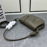 Loewe Fashion Spiral Knot Leather Handbag Underarm Bag Size: 25 x 17 x 8 CM