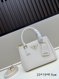 Prada New Classic Triangle Logo Handbag Diagonal Cross Bag Size: 20x15x9.5 CM