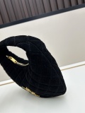 Yves Saint Laurent New Elegant Retro Diamond Grid Handbag Size: 26x19 x5 CM