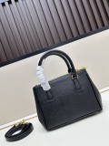 Prada New Classic Triangle Logo Handbag Diagonal Cross Bag Size: 20x15x9.5 CM