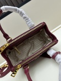 Prada New Classic Triangle Logo Handbag Diagonal Cross Bag Size: 20x15x9.5 CM