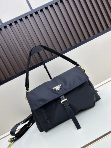 Prada New Classic Triangle Logo Nylon Journalist Bag Diagonal Span Bag