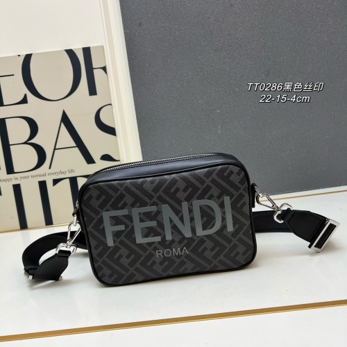 Fendi New Classic Casual Camera Bag Diagonal Shoulder Bag Size: 22x15 x4.5CM