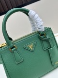 Prada New Classic Triangle Logo Handbag Diagonal Cross Bag Size: 20x15x9.5 CM