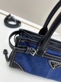 Prada New Fashion Retro Cowboy Handbag Diagonal Cross Bag Size: 24x13x8 CM