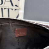 Fendi New Classic Casual Camera Bag Diagonal Shoulder Bag Size: 22x15 x4.5CM