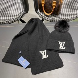 Louis Vuitton Couple Fashion Wool Scarf Hat Set