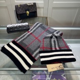 Burberry New Classic Versatile Hat Scarf Set