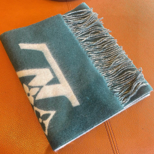 Louis Vuitton New Fashion Color Contrasting Double Sided Wool Scarf Size: 40x 195 CM