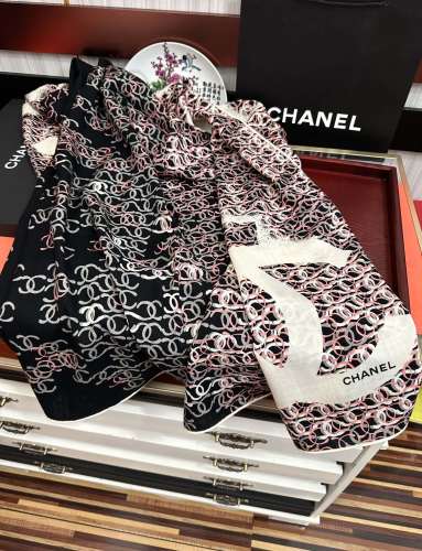 Chanel New Classic Double C Elegant Cashmere Square Towel Size: 140x 140 CM