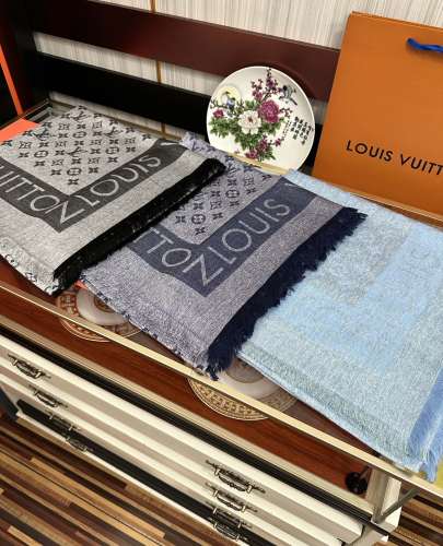 Chanel New Classic Dark Pattern Logo Jacquard Cashmere Square Towel Size: 140x 140 CM